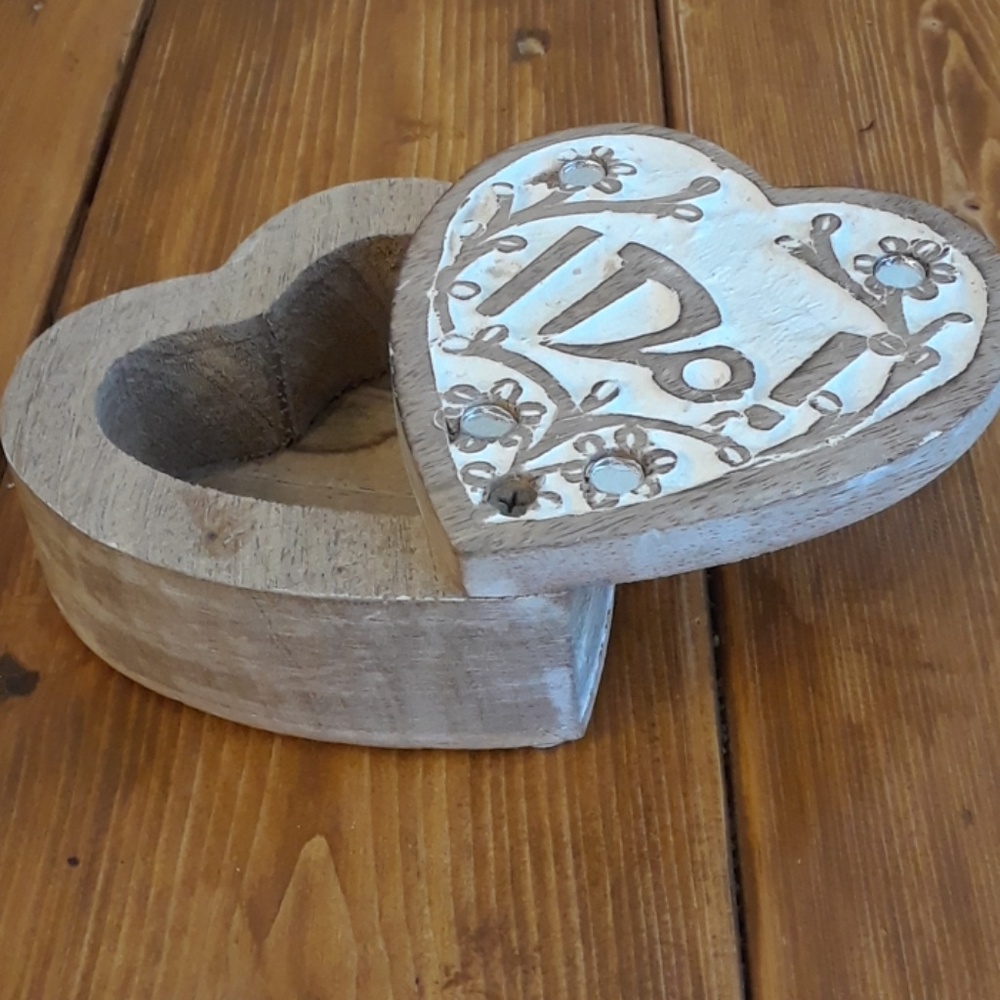 Handcrafted "I Do" Accent HeartBox